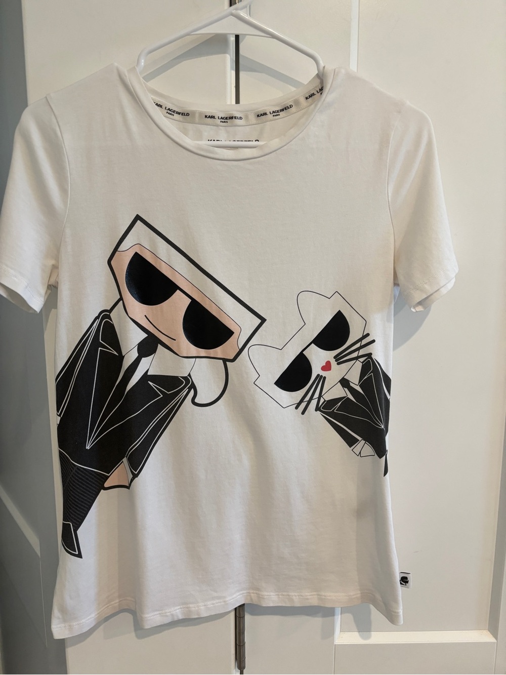 Karl Lagerfeld Graphic Tee. Size XS